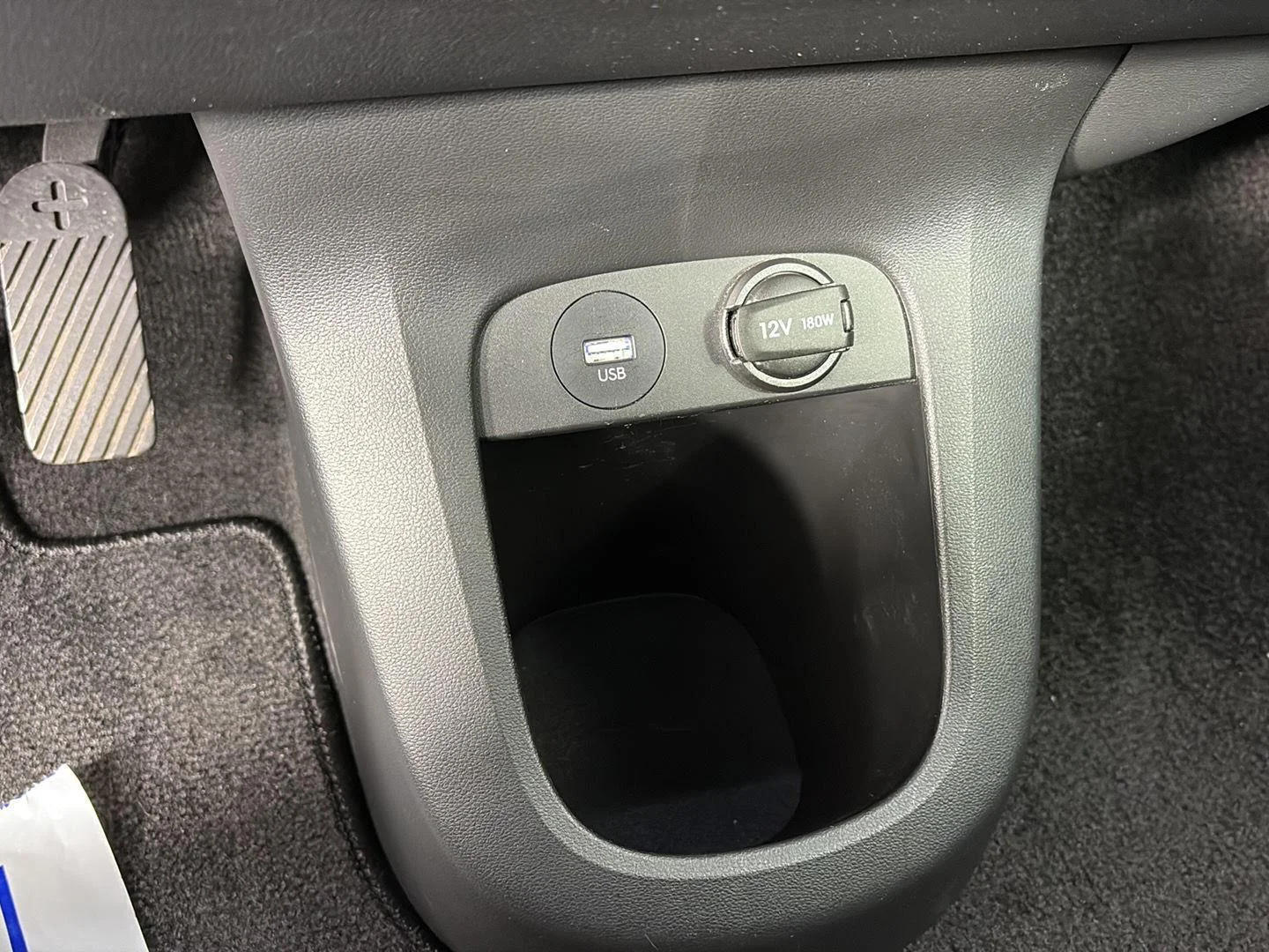 Used 2024 Abyss Black Hyundai Limited image 29