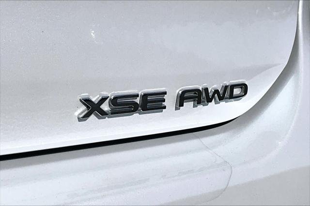 Certified Used 2024 WIND CHILL PEARL Toyota  image 9