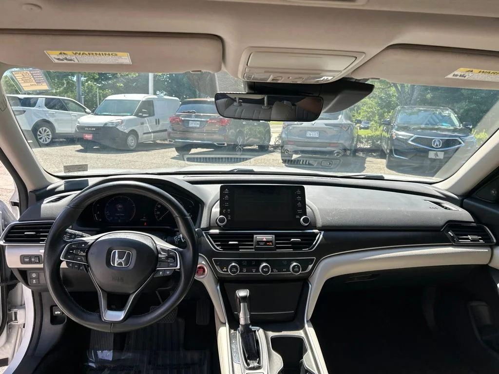 Used 2018 White Honda EX-L image 18