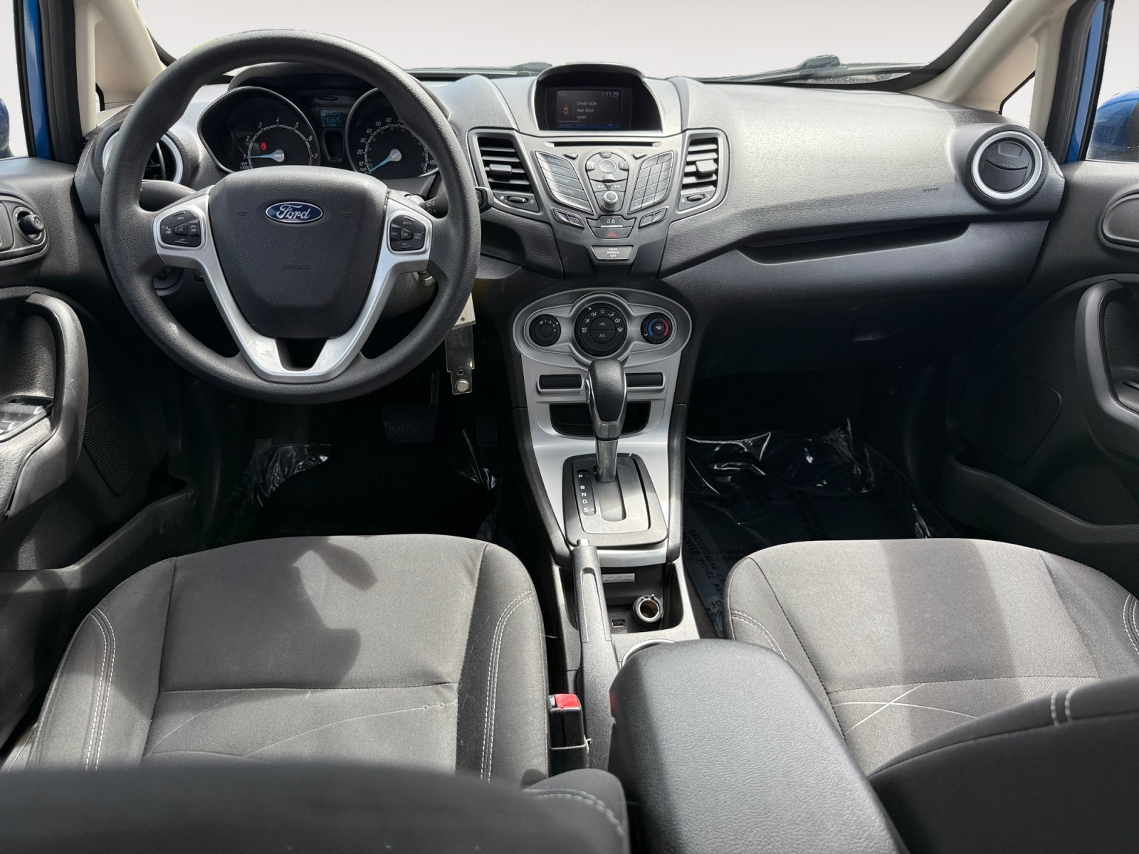 Used 2019 Lightning Blue Metallic Ford SE image 15