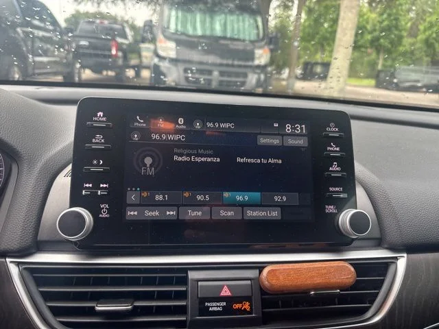 Used 2022 White Honda EX-L image 12