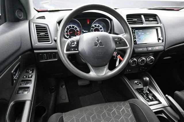 Used 2024 Red Mitsubishi 2.0 ES image 11