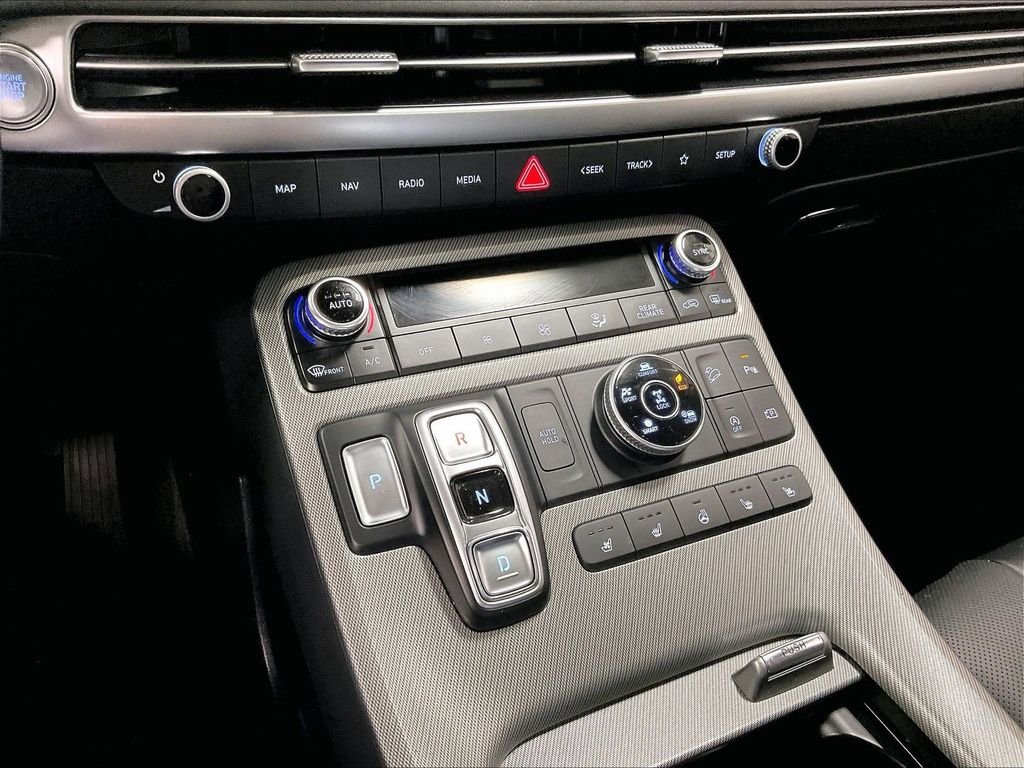 Used 2024 Black Hyundai SEL image 26