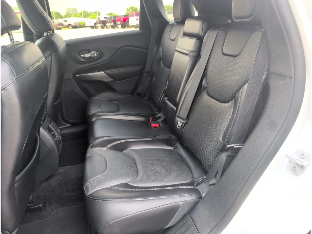 Used 2019 WHITE Jeep 4d SUV 4WD Limited 3.2L image 29