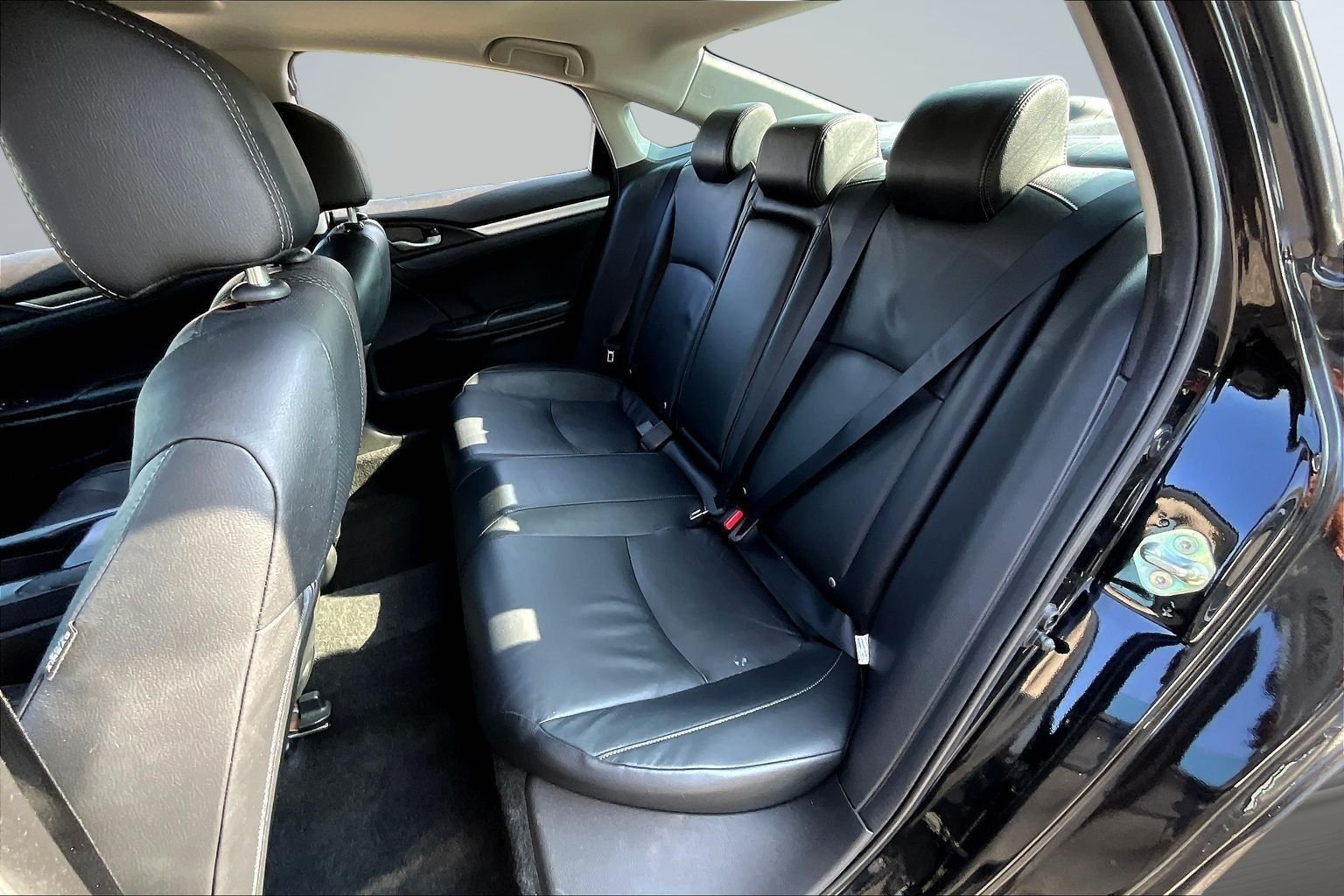 Used 2019 Black Honda EX-L image 21