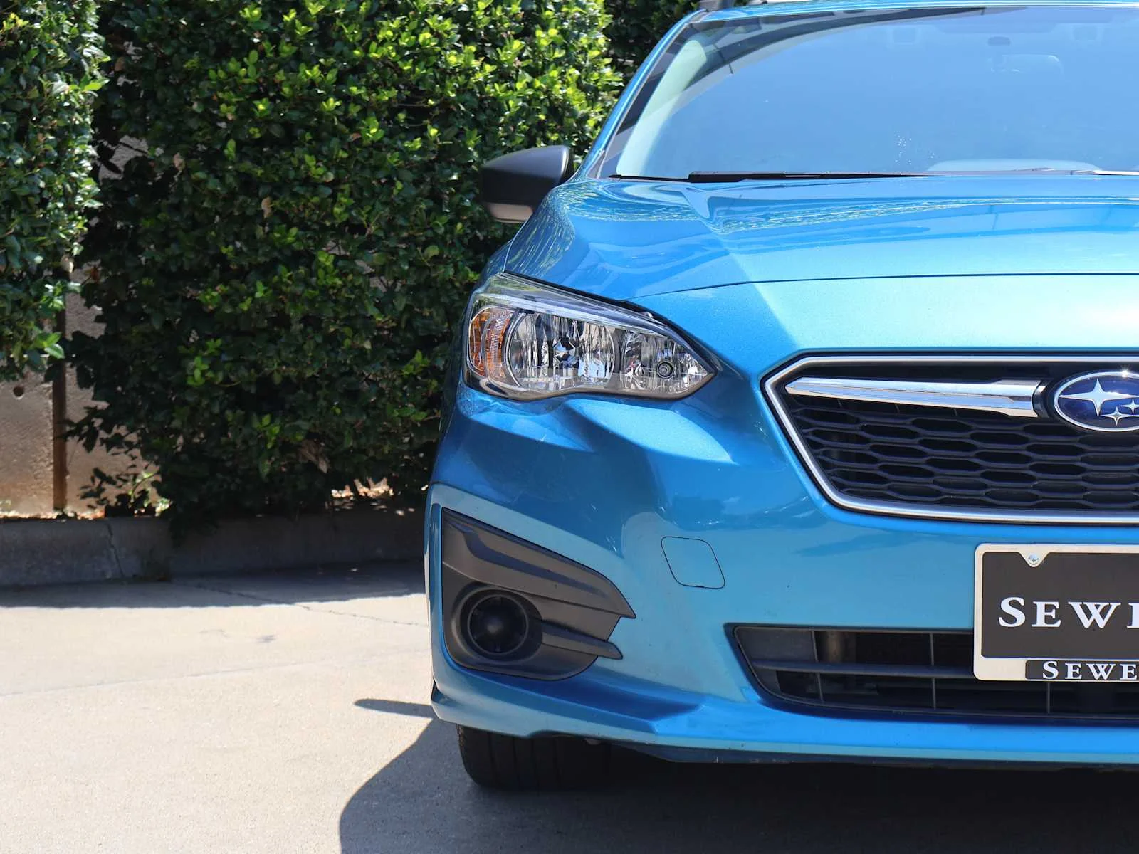 Used 2019 Island Blue Pearl Subaru  image 4