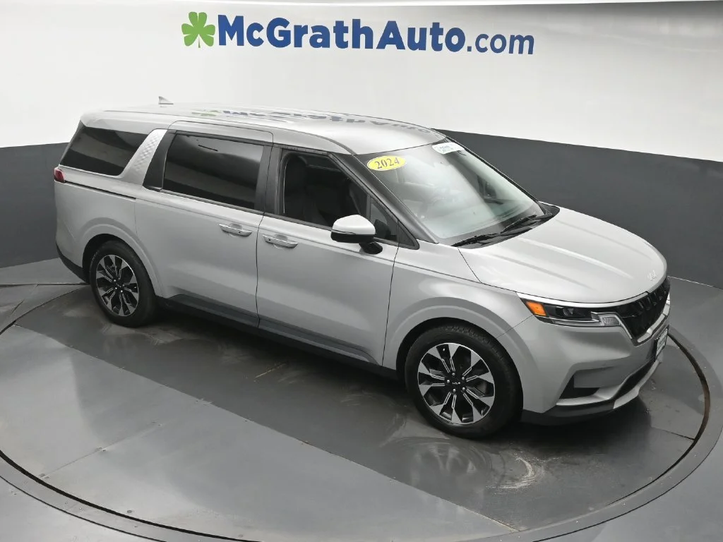 Used 2024 White Kia EX image 3