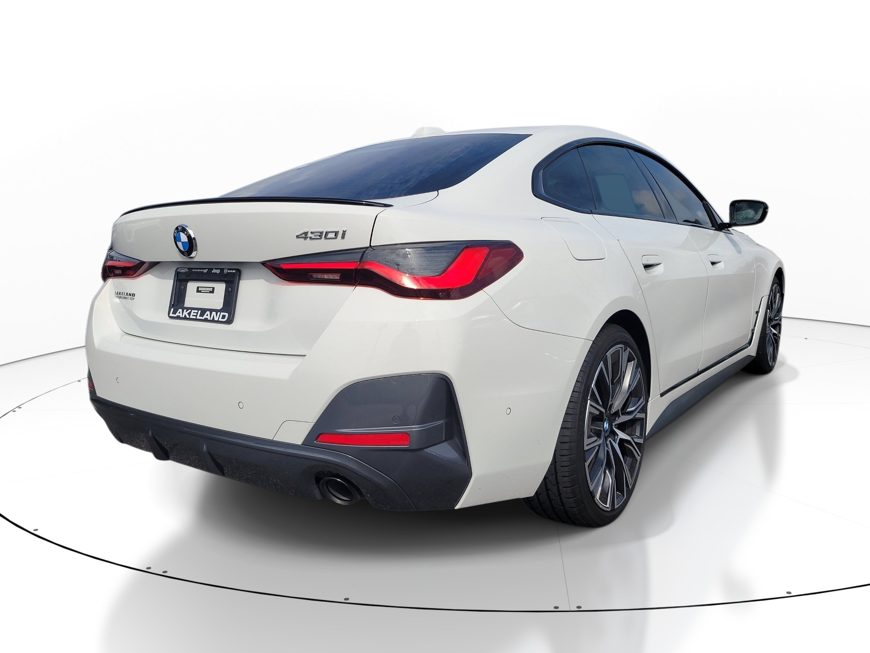Used 2023 Alpine White BMW 430i image 4