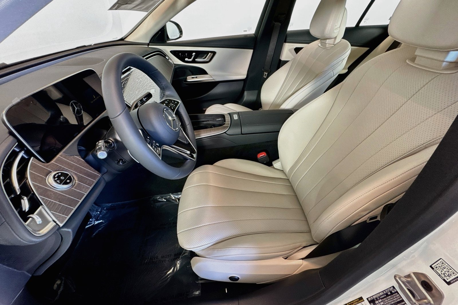 New 2027 Polar White Mercedes-Benz E 450 image 18