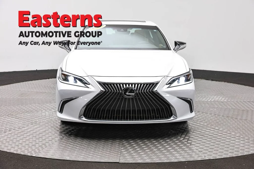 Used 2021 White Lexus 350 image 2