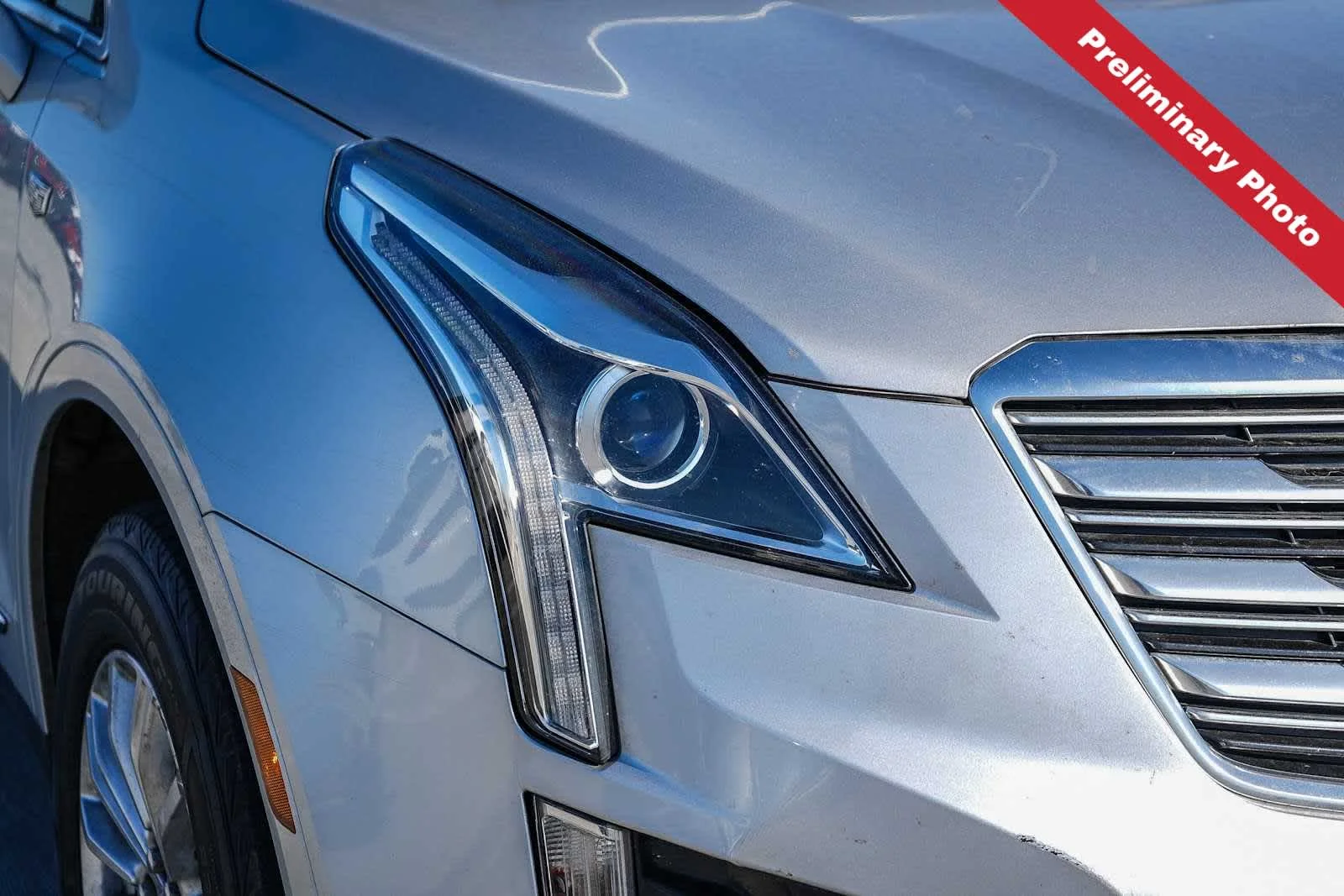 Used 2019 Radiant Silver Metallic Cadillac FWD image 4