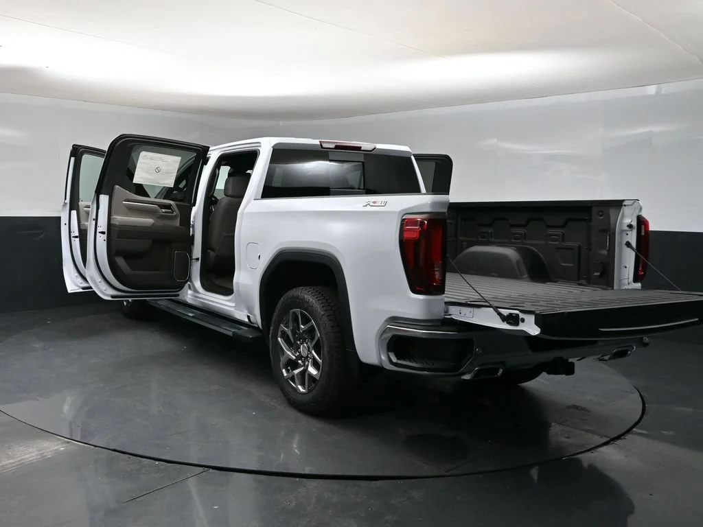 2026 GMC Sierra 1500 SLT - Photo 38