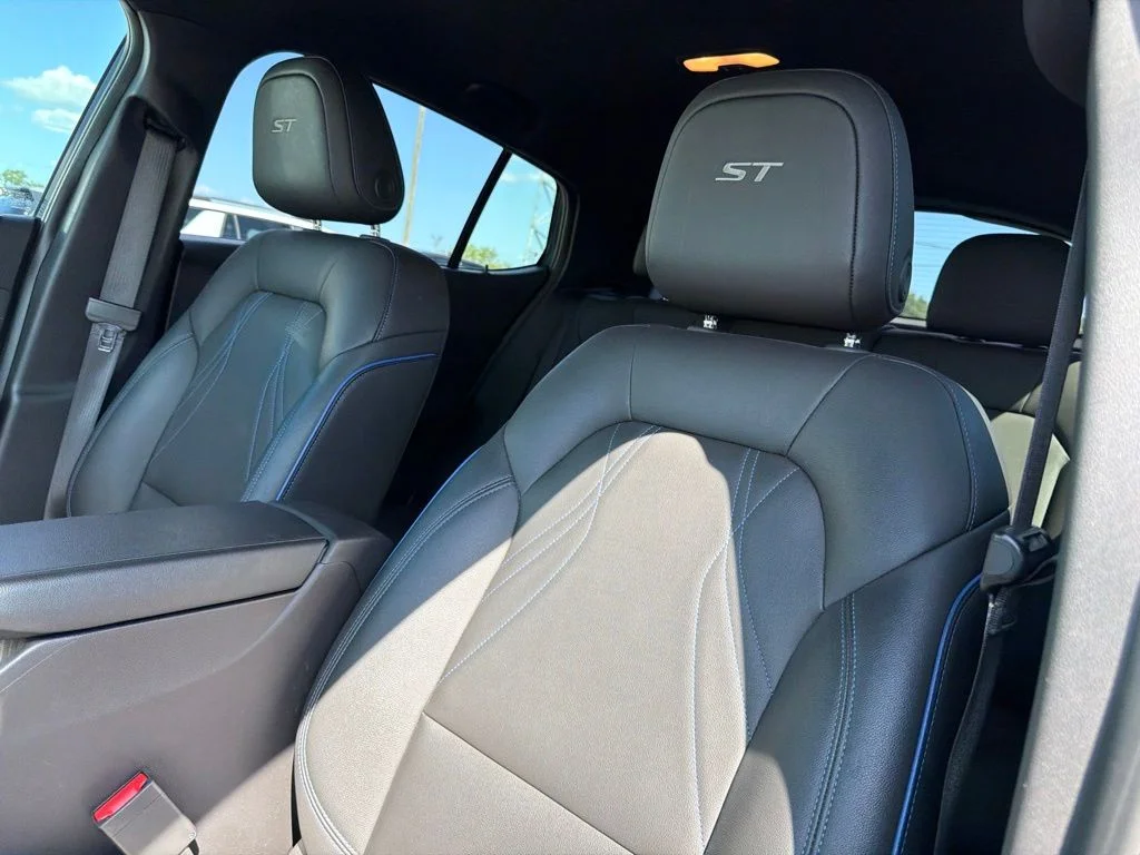 Used 2025 Blue Buick Sport Touring image 18