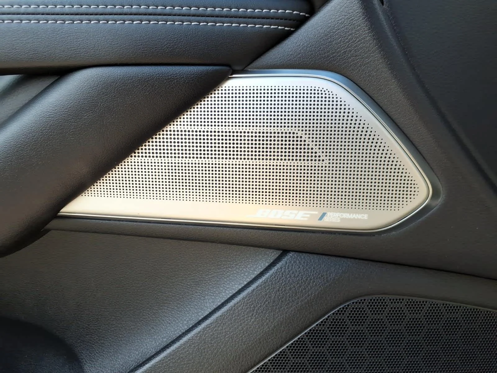 Used 2022 Black Obsidian INFINITI LUXE image 19