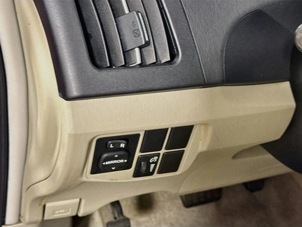 Used 2010 Red Toyota IV image 10