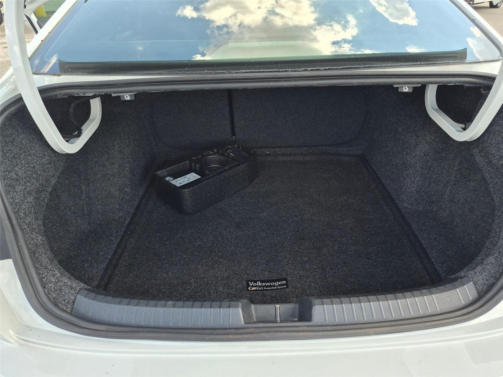 Used 2019 Pure White Volkswagen S image 27
