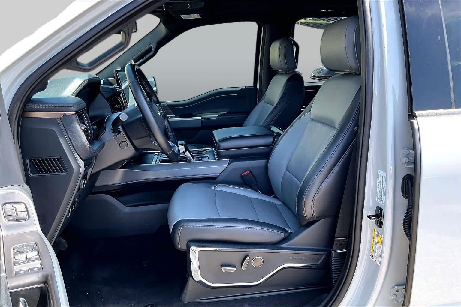 Used 2024 Avalanche Ford LARIAT image 10