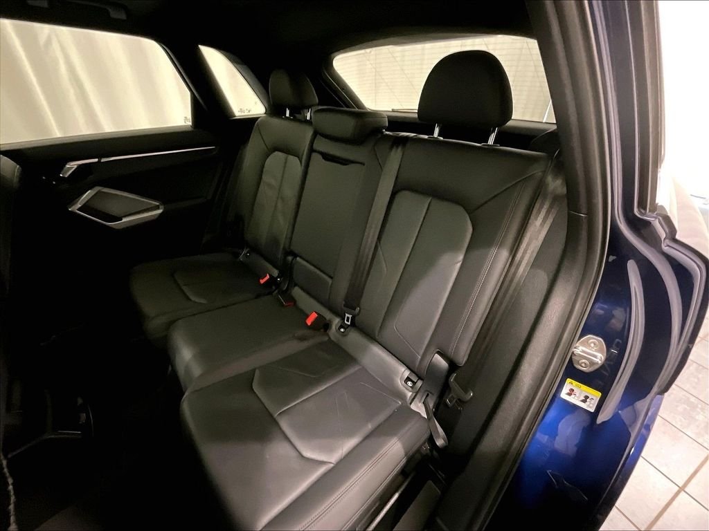 Used 2025 Navarra Blue Metallic Audi Premium image 15