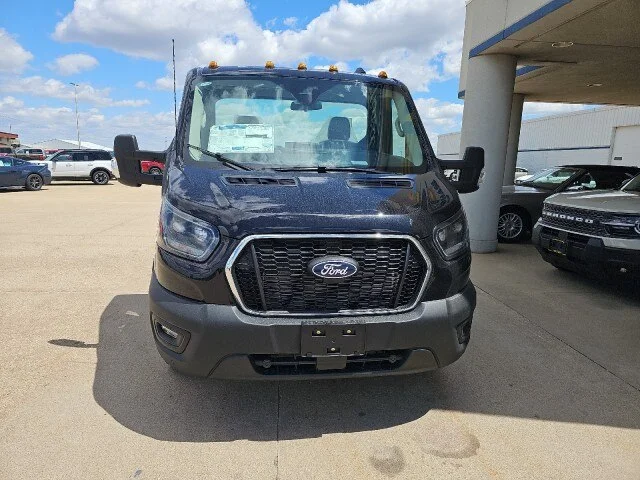 New 2026 Agate Black Metallic Ford Chassis Cab image 20