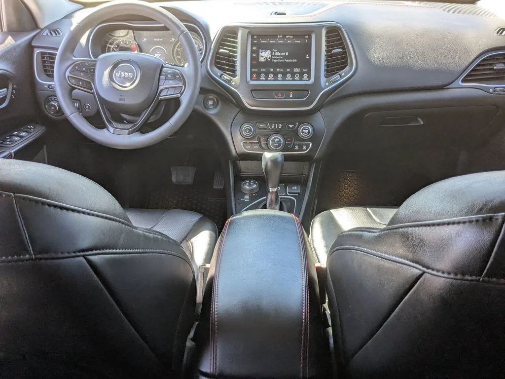 Used 2022 Bright White Clearcoat Jeep Trailhawk image 24