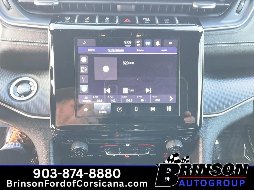 Used 2024 Baltic Gray Metallic Clearcoat Jeep Laredo X image 32