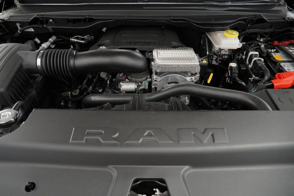 New 2026 Diamond Black Crystal Pearl-Coat Exterior Paint RAM Limited image 39