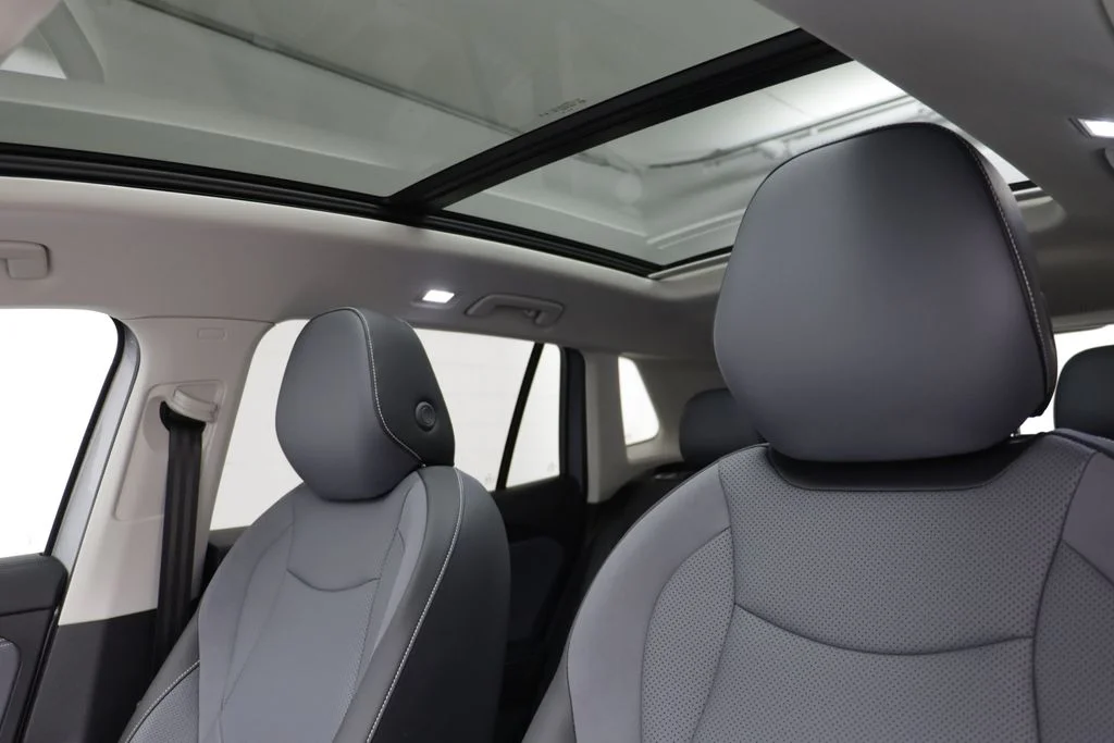 New 2026 Silver Volkswagen 2.0T SE image 13