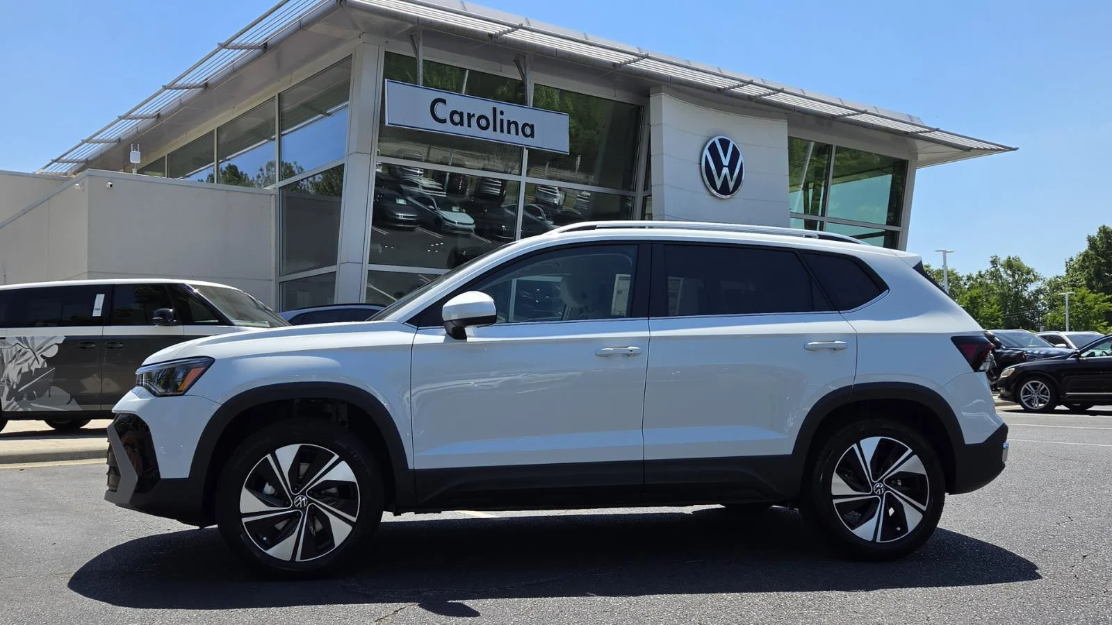 New 2026 Pure White Volkswagen SE image 2