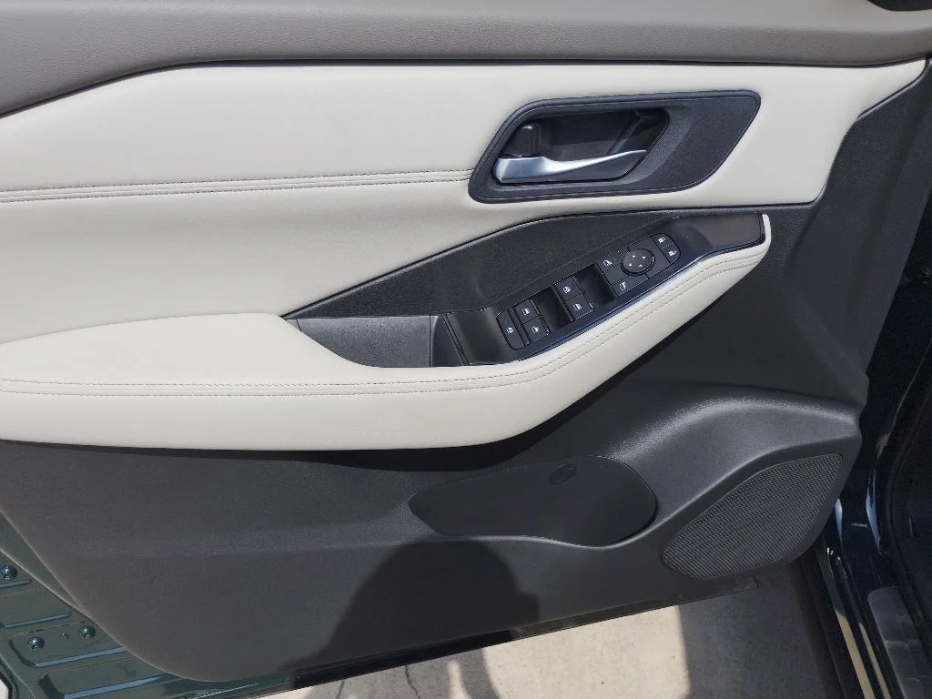New 2026 Obsidian Green Pearl Nissan Dark Armor™ image 13