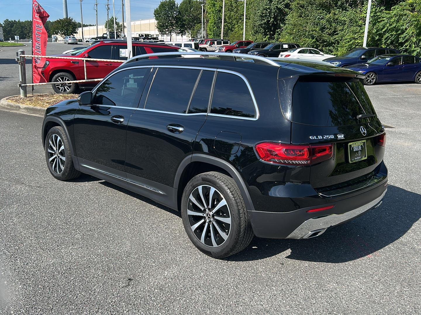 Used 2023 Night Black Mercedes-Benz GLB 250 image 3