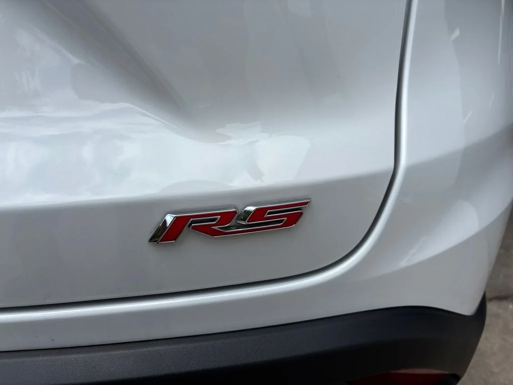 Used 2025 White Chevrolet 2RS image 12
