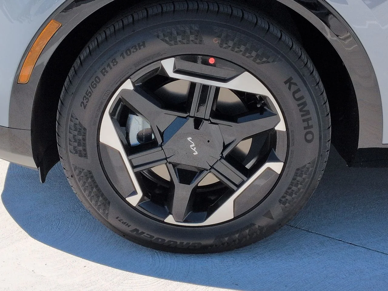 New 2026 Wolf Gray Kia SX image 34