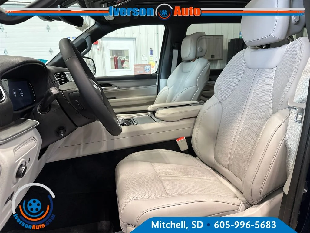 New 2026 Blue Jeep Limited Altitude image 15