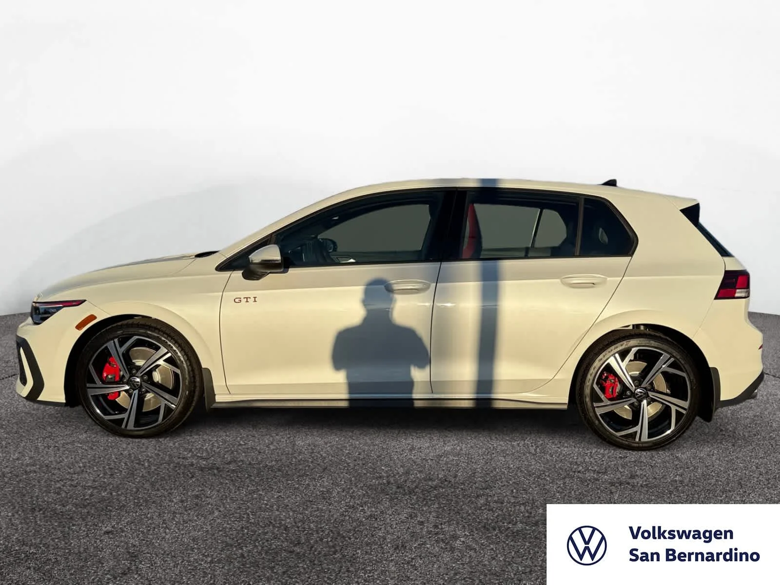 2025 Volkswagen Golf GTI SE - Photo 2