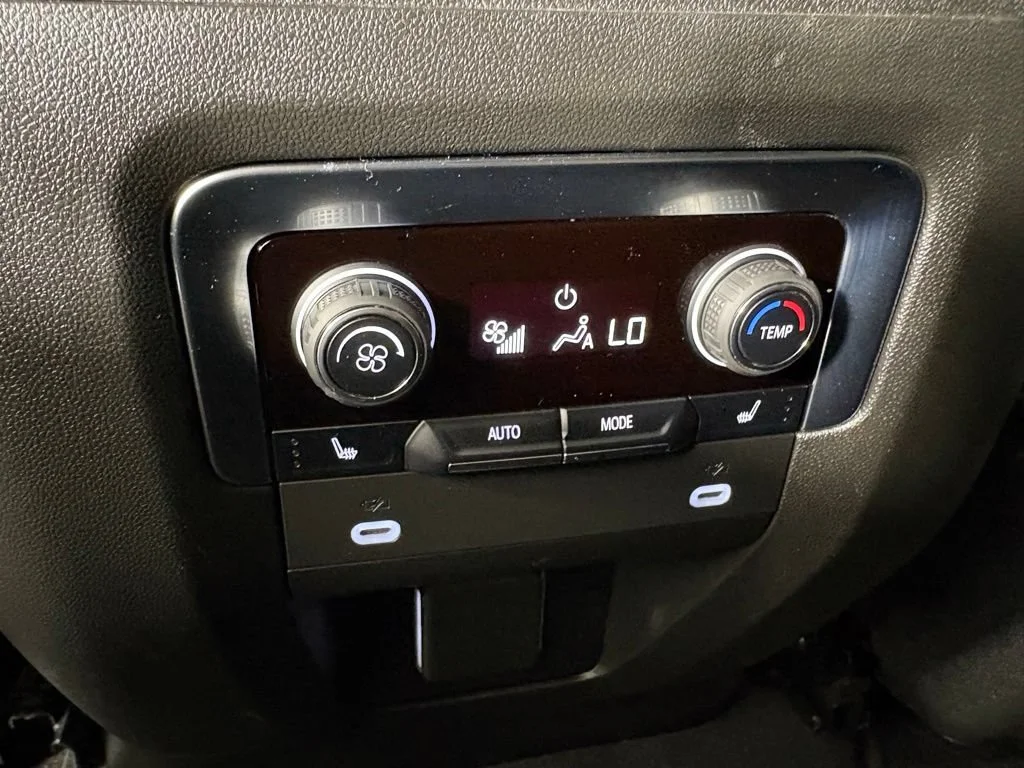 Used 2024 Black Chevrolet High Country image 41