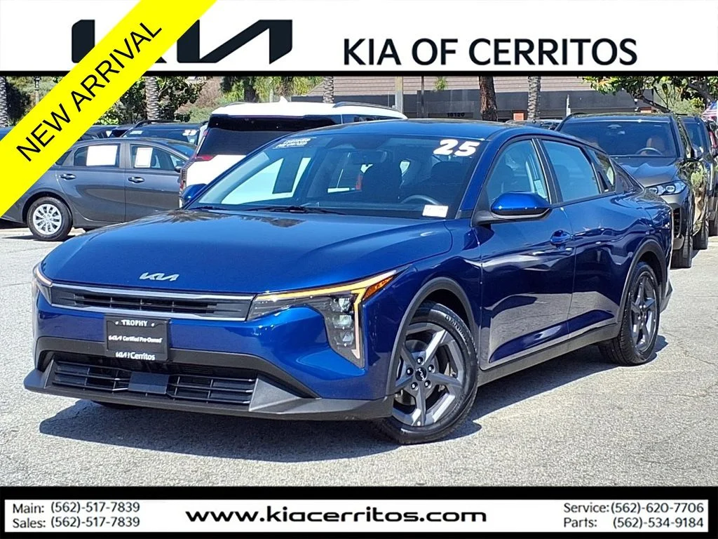 2025 Kia K4 LXS AT's photo