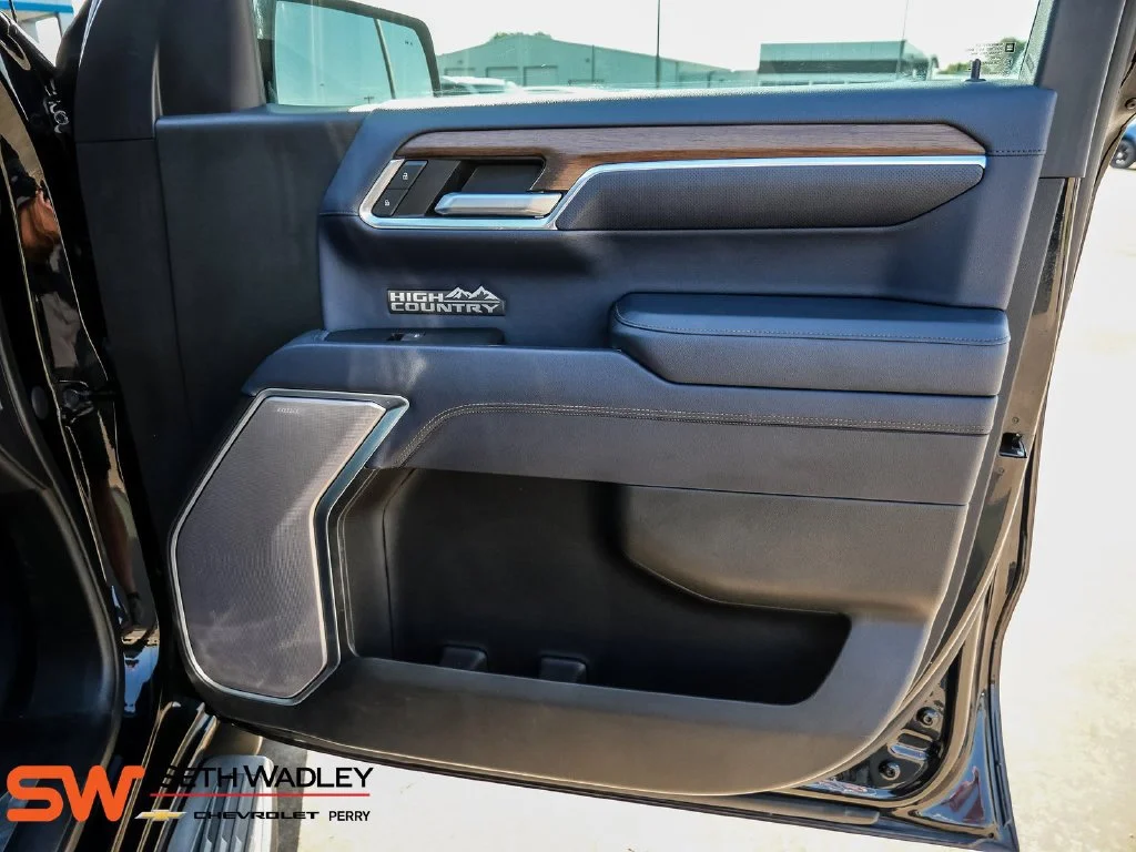 Used 2022 Black Chevrolet High Country image 22