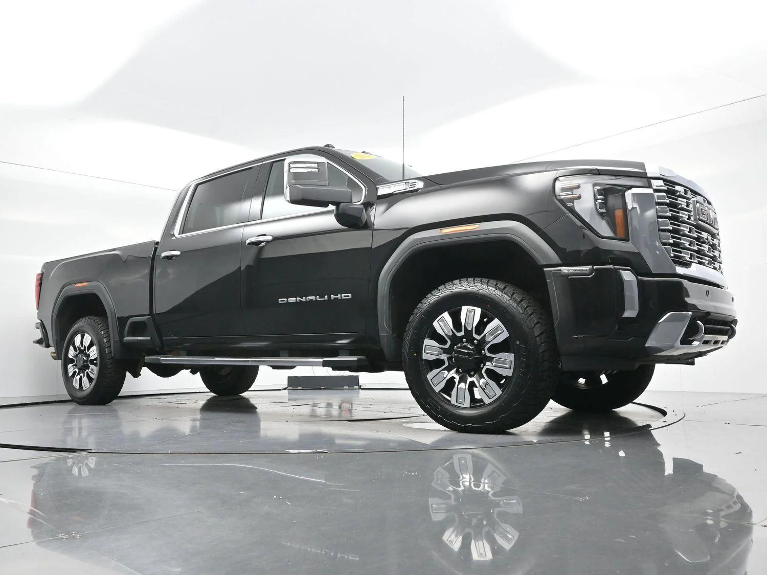 Used 2024 Onyx Black GMC Denali image 47