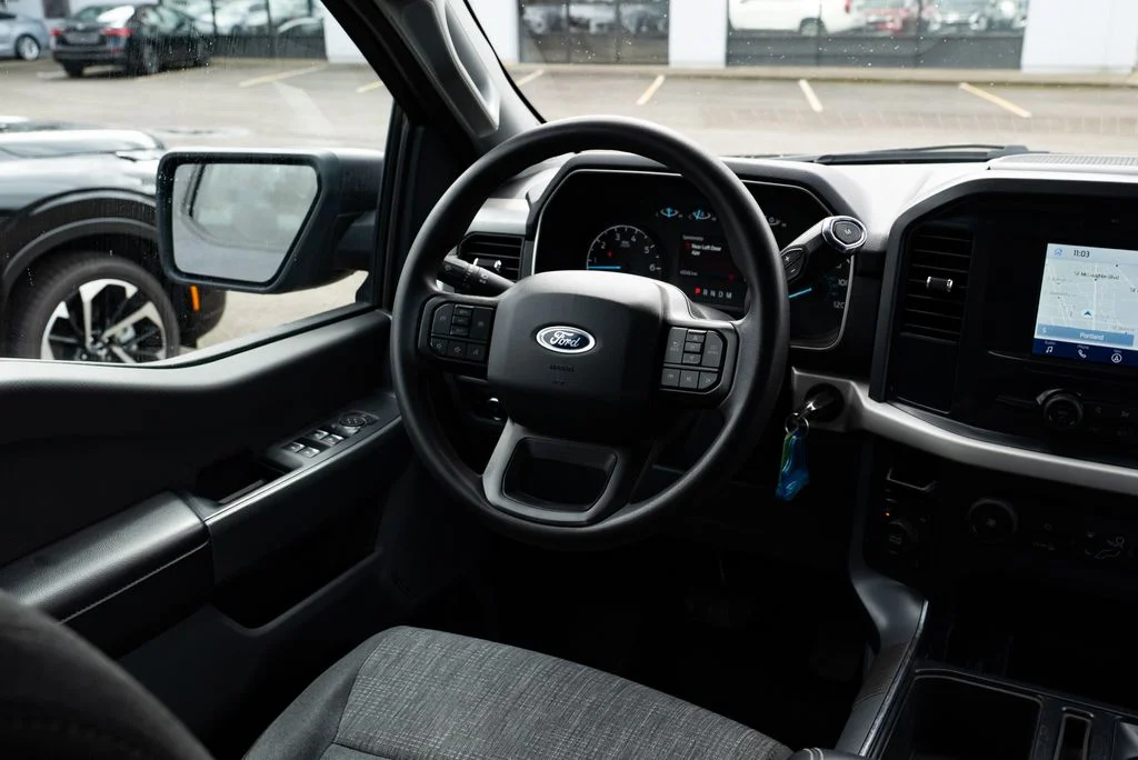 Used 2023 Black Ford XLT image 9