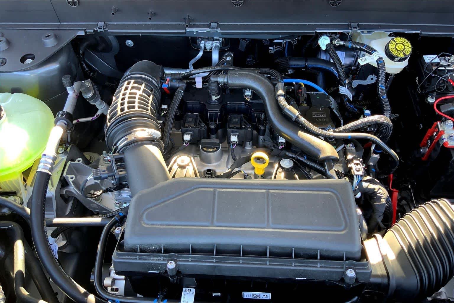 New 2025 Carbonized Gray Metallic Ford Outer Banks® image 17