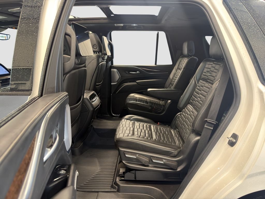 Used 2022 White Cadillac Sport Platinum image 13