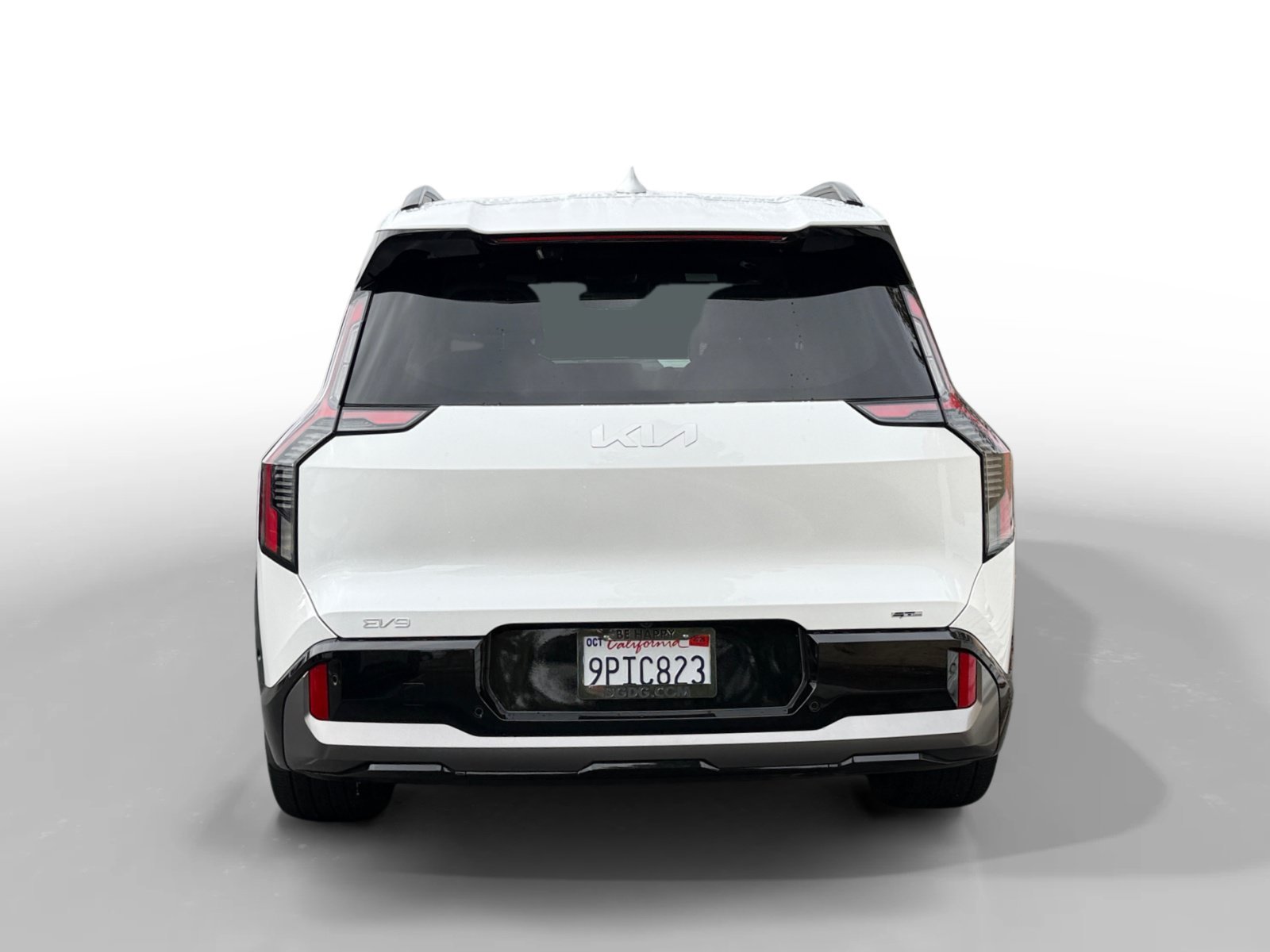 Used 2024 Snow White Pearl Kia GT-Line image 4