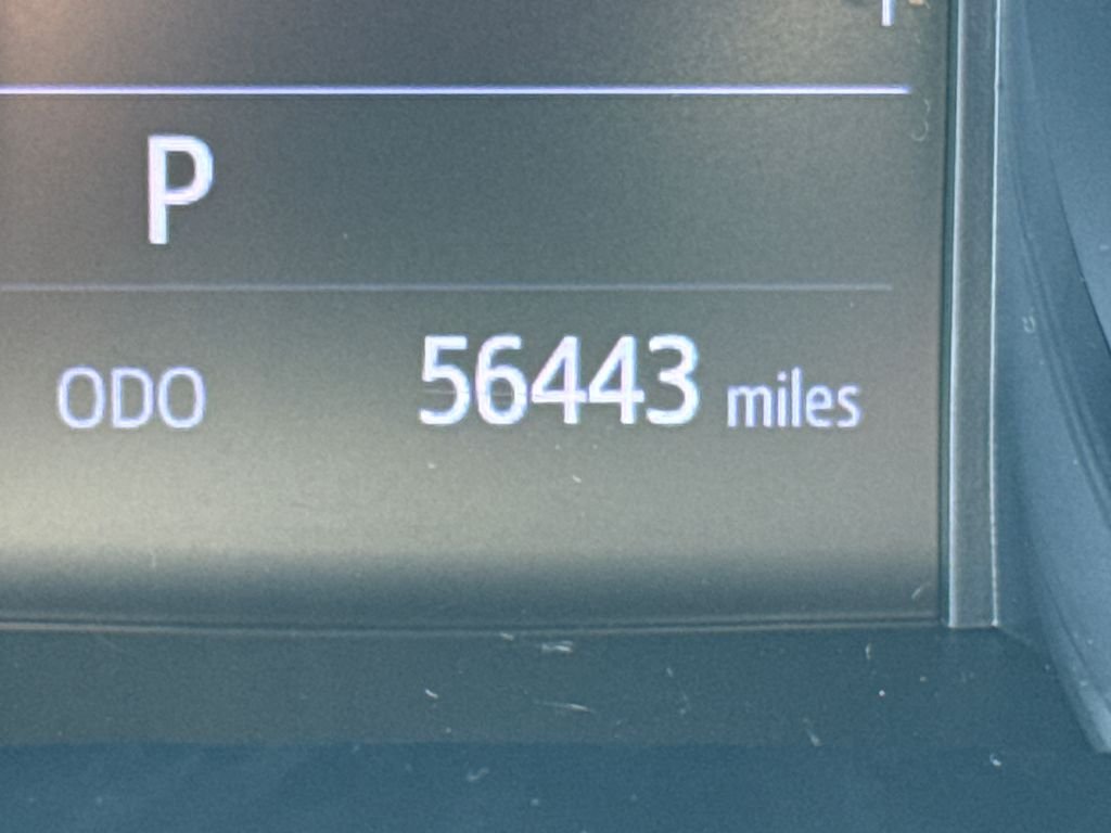 Used 2019 White Toyota LE image 17