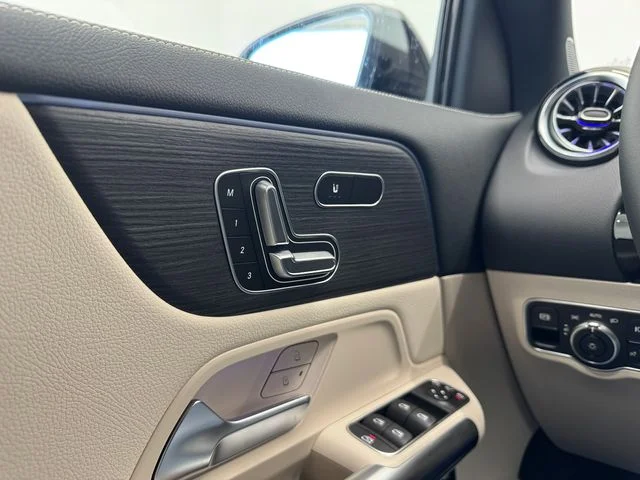 New 2026 White Mercedes-Benz GLA 250 image 34
