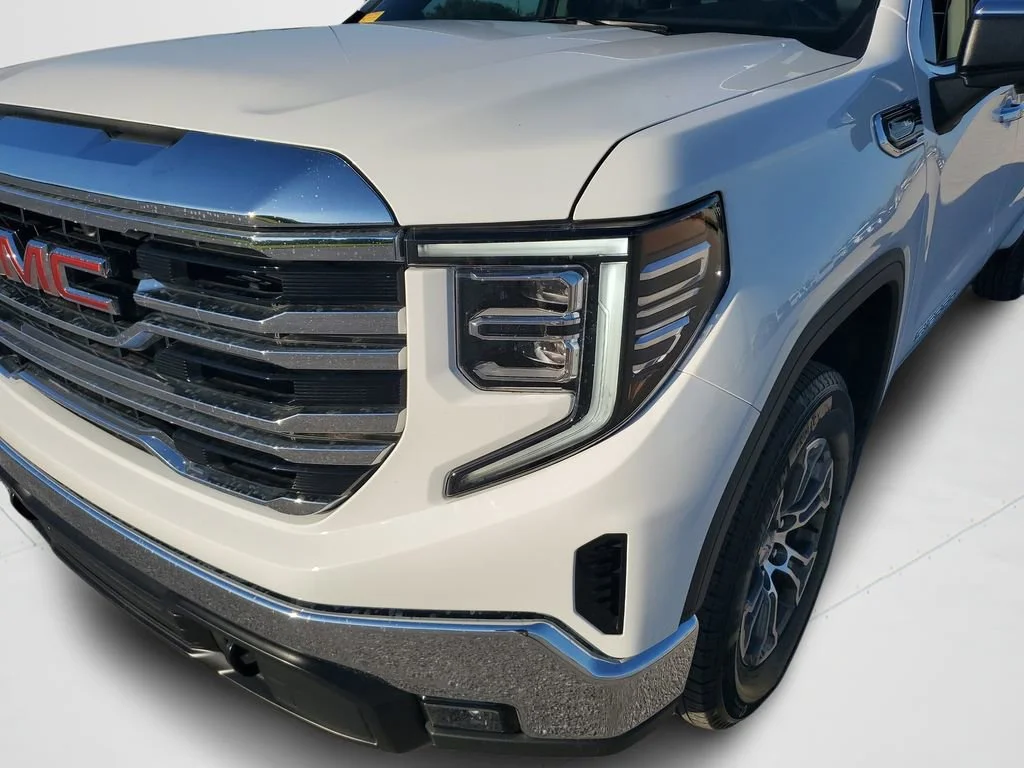 Used 2026 Summit White GMC SLT image 25