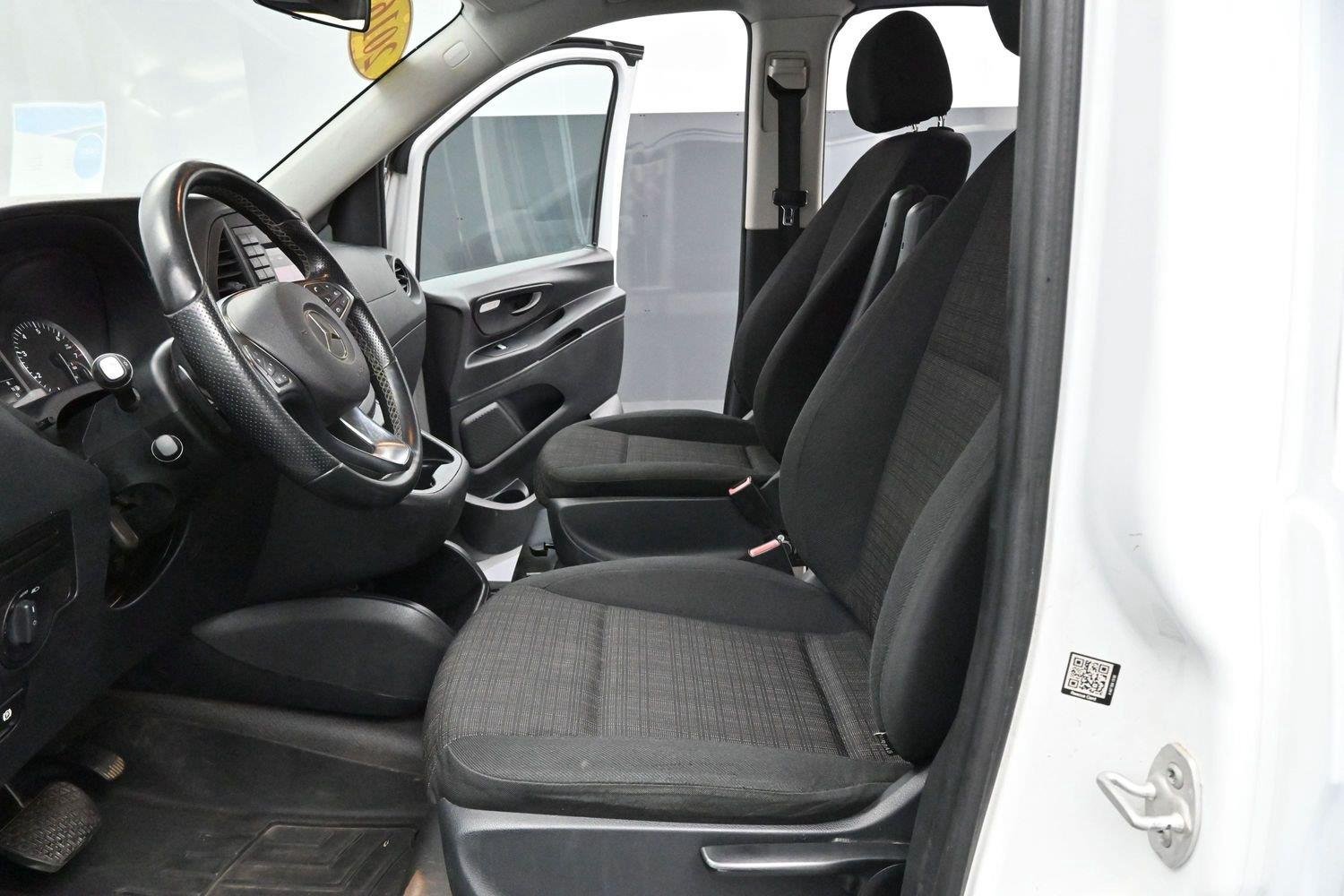 Used 2016 Arctic White Mercedes-Benz RWD 126" image 13