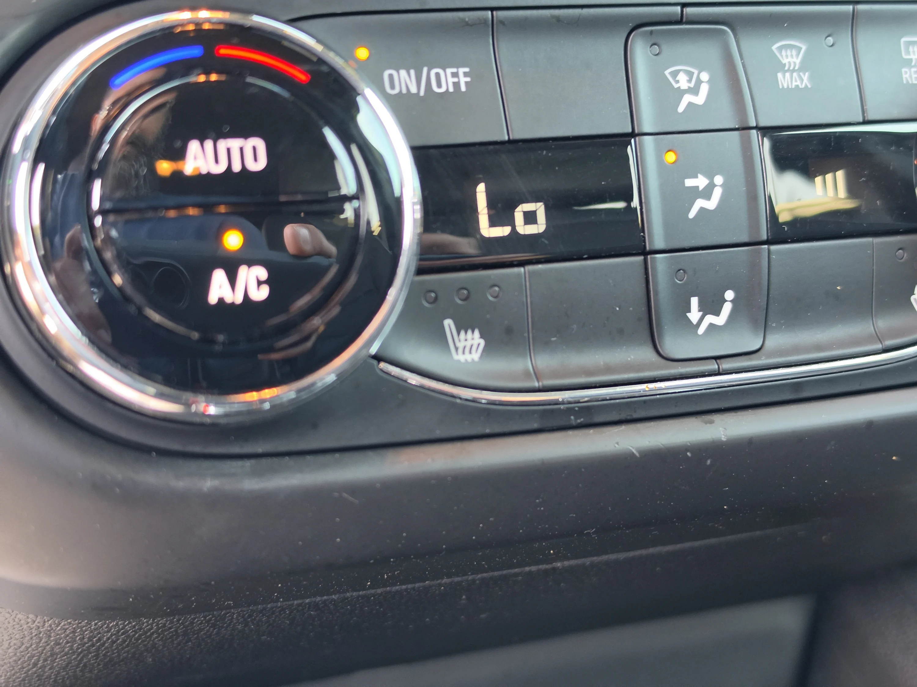 Used 2023 Summit White Chevrolet RS image 29