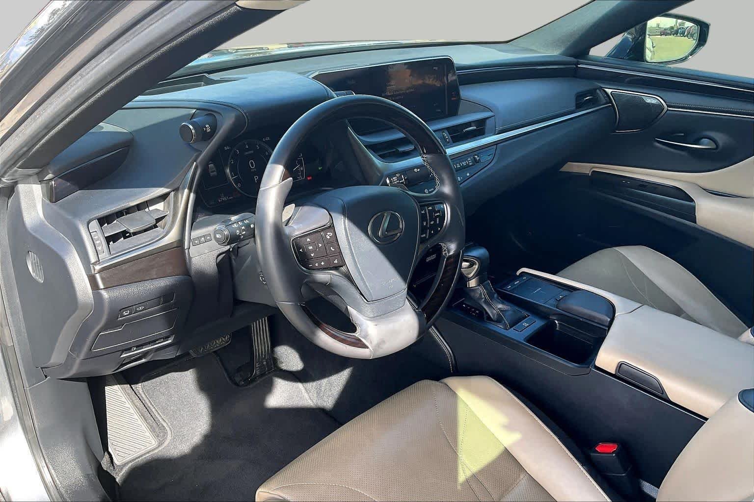 Used 2019 Nebula Gray Pearl Lexus Ultra Luxury image 16