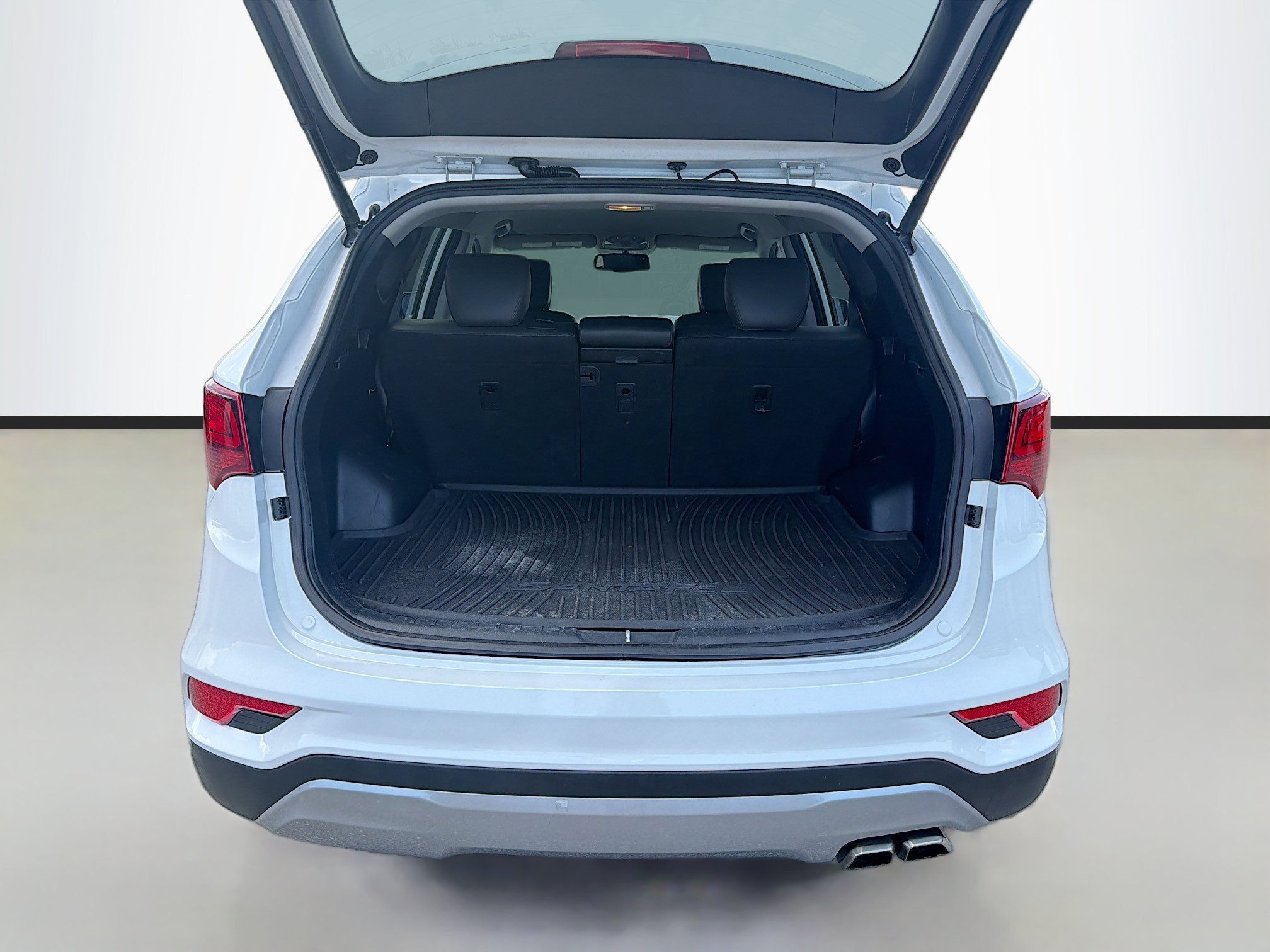 Used 2018 Pearl White Hyundai 2.0T image 12