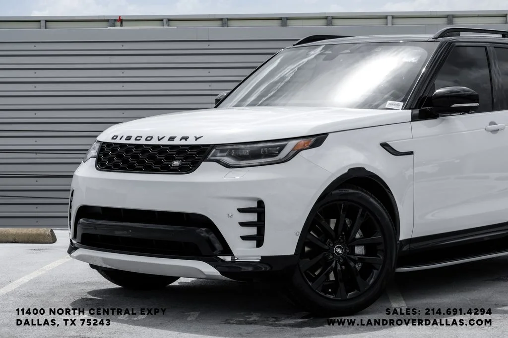 New 2026 Fuji White Land Rover Dynamic SE image 3